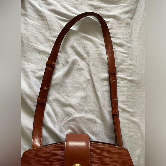 LV Epi Cluny shoulder bag - Picture 7 of 10